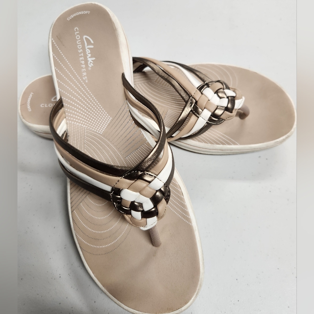 Clarks Cloudstepper Flip-flops Sandals - Women's Size 9 - Multi-color